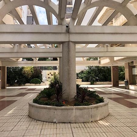 Apartamento Centrico Con Piscina 살루 외부 사진